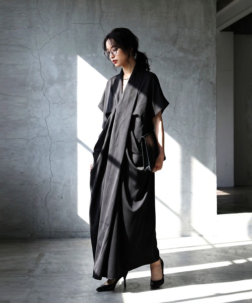 antiqua（アンティカ）の「アシンメトリー ツイスト レイヤード ワンピース（ワンピース・レディース・ブラック/グレー・ONESIZE）」の6枚目の写真