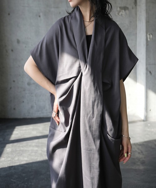 antiqua（アンティカ）の「アシンメトリー ツイスト レイヤード ワンピース（ワンピース・レディース・ブラック/グレー・ONESIZE）」の7枚目の写真