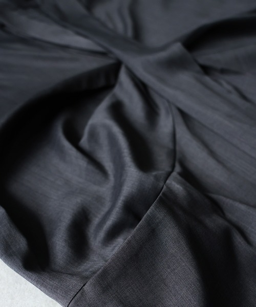 antiqua（アンティカ）の「アシンメトリー ツイスト レイヤード ワンピース（ワンピース・レディース・ブラック/グレー・ONESIZE）」の13枚目の写真