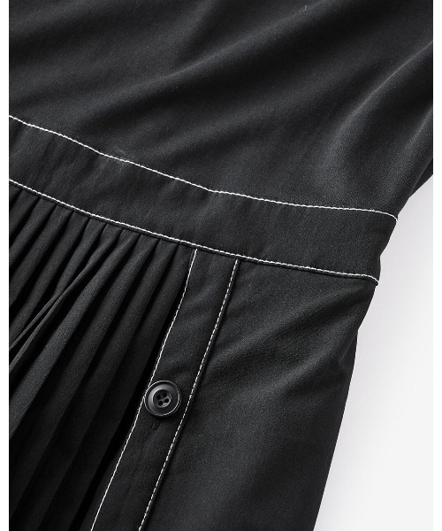 DoCLASSE( ドゥクラッセ)の「フロントプリーツ・コンビワンピース(ワンピース・レディース・ブラック/ベージュ・M/S/L/LL)」の4枚目の写真