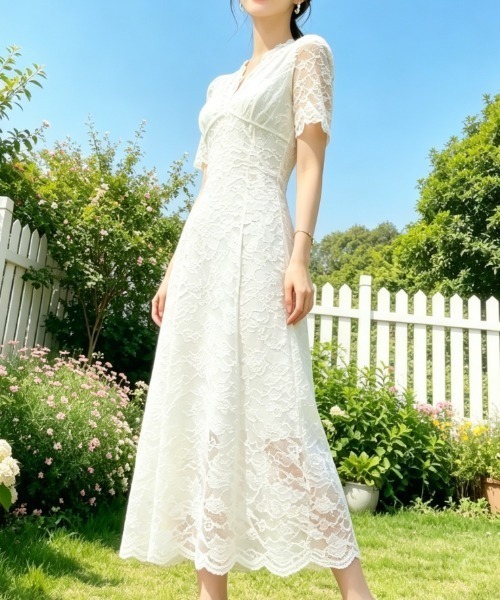 ね*こ様 Vintage ホワイトレース装飾ロングワンピース　最終価格 総レースVネックロングワンピース（ワンピース）｜LUCPY（ラクピー）の
