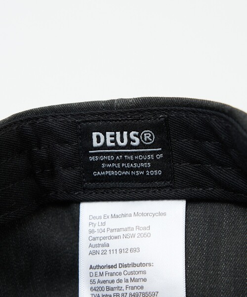 DEUS EX MACHINA（デウスエクスマキナ）の「【DEUS EX MACHINA / デウスエクスマキナ】Pill Deboss Cap / ロゴキャップ / ユニセックス（キャップ・メンズ・ブラック/ダークグリーン/ボルドー・フリー）」の4枚目の写真
