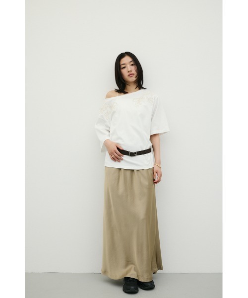 STYLEMIXER(スタイルミキサー)の「エンブロイダリーボートネックT(Tシャツ/カットソー・レディース・ホワイト/サックスブルー/ブラウン・FREE)」の4枚目の写真