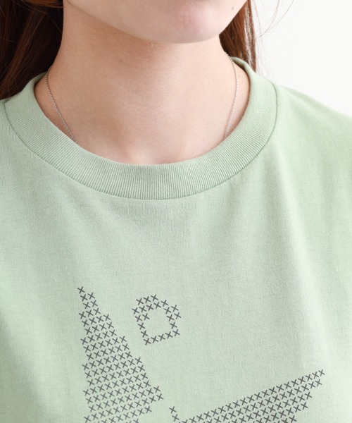 &soiree(アンドソワレ)の「&soiree 【シルエット選べる2サイズ】クロスステッチ風Tシャツ 半袖(Tシャツ/カットソー・レディース・セージグリーン/ホワイト/アッシュ・M/F)」の8枚目の写真
