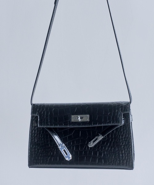 Carmelo(カーメロ)の「Croco Double Strap Bag / クロコエンボス ダブルストラップショルダーバッグ(ショルダーバッグ・レディース・ホワイト/ブラック/ピンク・FREE)」の9枚目の写真