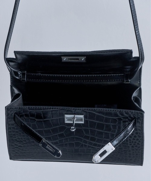 Carmelo(カーメロ)の「Croco Double Strap Bag / クロコエンボス ダブルストラップショルダーバッグ(ショルダーバッグ・レディース・ホワイト/ブラック/ピンク・FREE)」の10枚目の写真