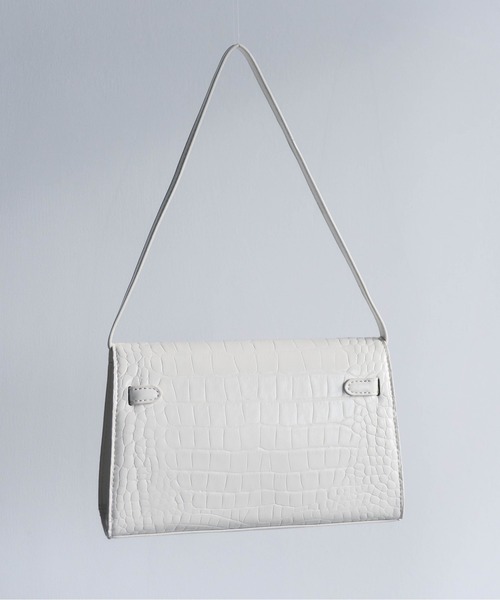 Carmelo(カーメロ)の「Croco Double Strap Bag / クロコエンボス ダブルストラップショルダーバッグ(ショルダーバッグ・レディース・ホワイト/ブラック/ピンク・FREE)」の14枚目の写真
