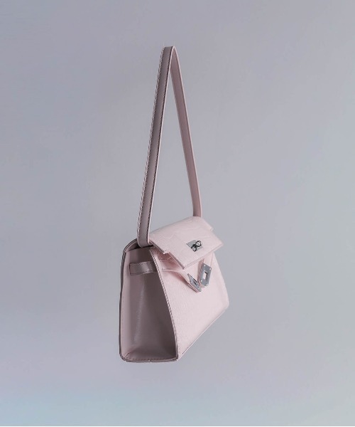 Carmelo(カーメロ)の「Croco Double Strap Bag / クロコエンボス ダブルストラップショルダーバッグ(ショルダーバッグ・レディース・ホワイト/ブラック/ピンク・FREE)」の15枚目の写真