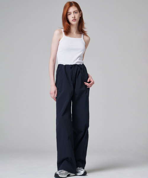 MALOUPE(マロップ)の「2162 軽量ナイロンワイドパンツ(ネイビー)(その他パンツ・レディース・ネイビー・MEDIUM/SMALL)」の5枚目の写真