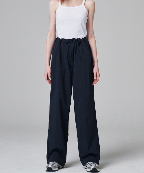 MALOUPE(マロップ)の「2162 軽量ナイロンワイドパンツ(ネイビー)(その他パンツ・レディース・ネイビー・MEDIUM/SMALL)」の6枚目の写真
