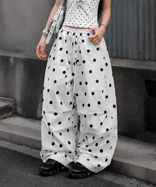 ドット柄×チェリーモチーフ バルーンワイドパンツ（その他パンツ