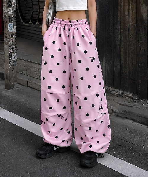 center i(センターアイ)の「ドット柄×チェリーモチーフ バルーンワイドパンツ(その他パンツ・レディース・ホワイト/ピンク/イエロー・FREE)」の2枚目の写真