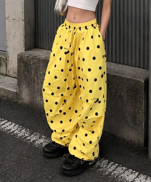 center i(センターアイ)の「ドット柄×チェリーモチーフ バルーンワイドパンツ(その他パンツ・レディース・ホワイト/ピンク/イエロー・FREE)」の3枚目の写真