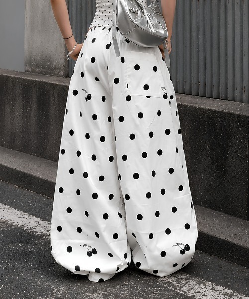 center i(センターアイ)の「ドット柄×チェリーモチーフ バルーンワイドパンツ(その他パンツ・レディース・ホワイト/ピンク/イエロー・FREE)」の6枚目の写真