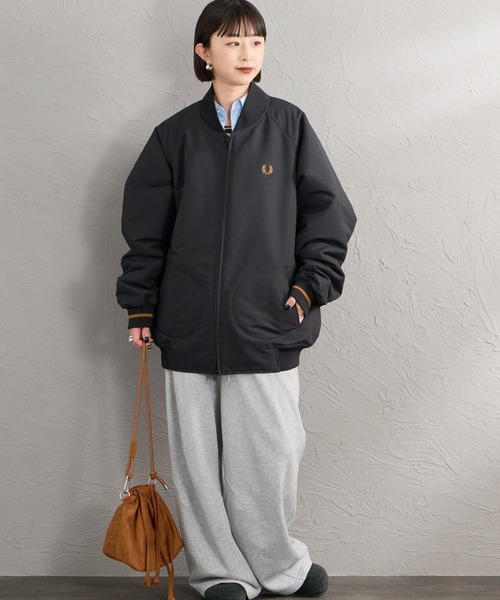 FRED PERRY（フレッドペリー）の「【WEB先行予約】[FRED PERRY/フレッドペリー] 別注 テニスボンバージャケット（ブルゾン・レディース・ダークグリーン/ブラック・S/M/XL/L）」の10枚目の写真