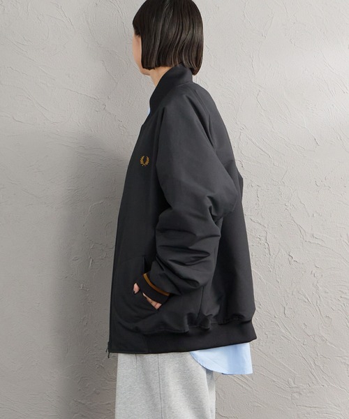 FRED PERRY（フレッドペリー）の「【WEB先行予約】[FRED PERRY/フレッドペリー] 別注 テニスボンバージャケット（ブルゾン・レディース・ダークグリーン/ブラック・S/M/XL/L）」の3枚目の写真