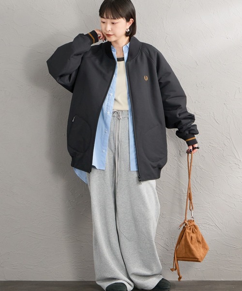 FRED PERRY（フレッドペリー）の「【WEB先行予約】[FRED PERRY/フレッドペリー] 別注 テニスボンバージャケット（ブルゾン・レディース・ダークグリーン/ブラック・S/M/XL/L）」の5枚目の写真