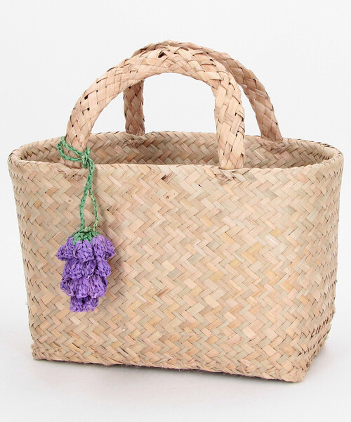 FREAK'S STORE(フリークスストア)の「toca/トーカ 別注 チャーム付き BASIC SEAGRASS TOTE/シーグラス トートバッグ(かごバッグ・レディース・パープル/イエロー/グリーン・ONE SIZE)」の1枚目の写真