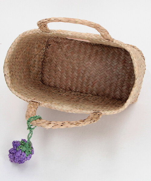 FREAK'S STORE(フリークスストア)の「toca/トーカ 別注 チャーム付き BASIC SEAGRASS TOTE/シーグラス トートバッグ(かごバッグ・レディース・パープル/イエロー/グリーン・ONE SIZE)」の8枚目の写真
