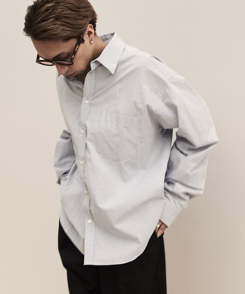 WISM(ウィズム)の「WISM ORIGINAL PRODUCT / ウィズムオリジナルプロダクト OVER FIT SHIRT(シャツ/ブラウス・メンズ・ブルー系その他/ホワイト・LARGE/MEDIUM)」の1枚目の写真