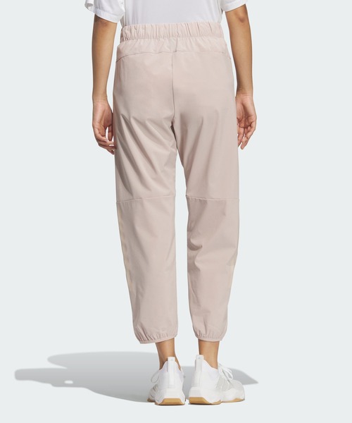 adidas(アディダス)の「トレーニング エッセンシャルズ プラス ルーズフィット ストレッチ ウーブン 9/10 テーパード パンツ / アディダス adidas(スウェットパンツ・レディース・ベージュ・X-LARGE/SMALL/MEDIUM/LARGE/XX-LARGE)」の2枚目の写真