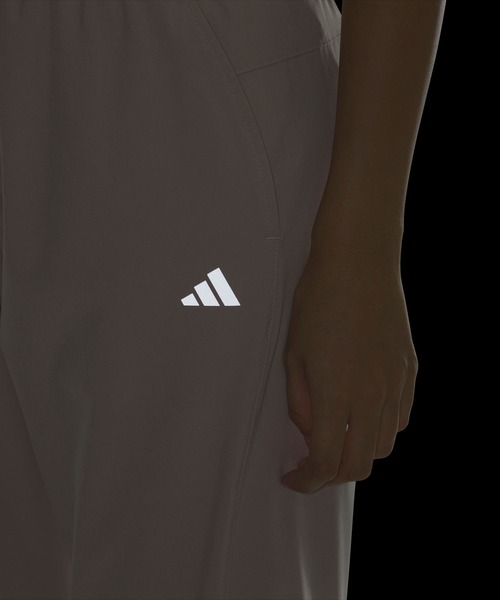 adidas(アディダス)の「トレーニング エッセンシャルズ プラス ルーズフィット ストレッチ ウーブン 9/10 テーパード パンツ / アディダス adidas(スウェットパンツ・レディース・ベージュ・X-LARGE/SMALL/MEDIUM/LARGE/XX-LARGE)」の5枚目の写真