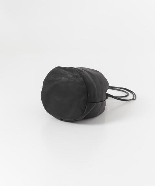 folna(フォルナ)の「Folna LEATHER DRAWSTRING BAG(ショルダーバッグ・レディース・ブラック・FREE)」の4枚目の写真