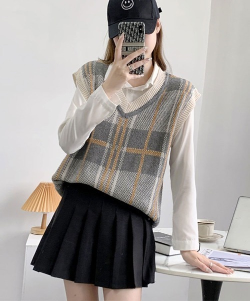 Flugge(フラッジー)の「Vネックニットベスト(ニット/セーター・レディース・グレー/ブルー・FREE)」の14枚目の写真