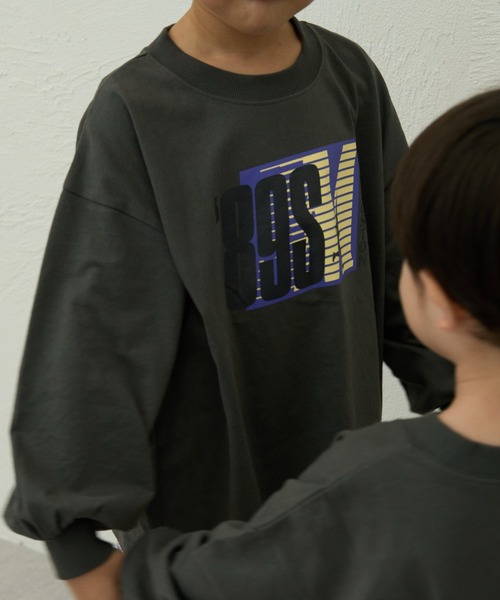pairmanon(ペアマノン)の「【90-150cm】綿100% アソートロゴプリントオーバーサイズ長袖Tシャツ(Tシャツ/カットソー・キッズ・ネイビー/グレー系その他/イエロー/ブルー/ブルー系その他/グレー/レッド系その他/チャコールグレー・100/130/120/140/150/90/110)」の9枚目の写真