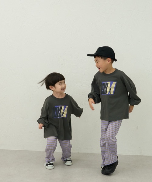 pairmanon(ペアマノン)の「【90-150cm】綿100% アソートロゴプリントオーバーサイズ長袖Tシャツ(Tシャツ/カットソー・キッズ・ネイビー/グレー系その他/イエロー/ブルー/ブルー系その他/グレー/レッド系その他/チャコールグレー・100/130/120/140/150/90/110)」の11枚目の写真