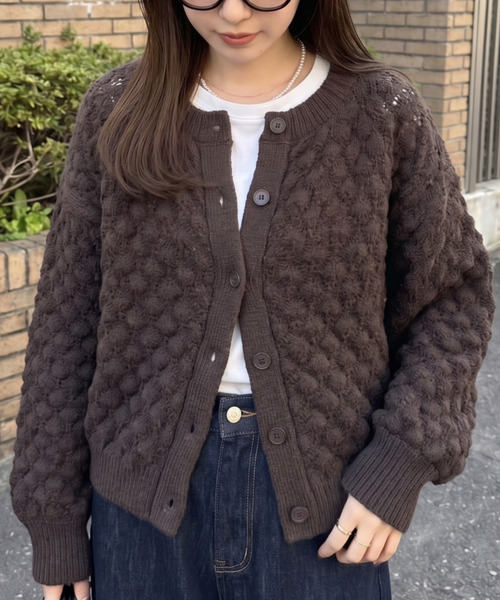 Ada.(エイダ)の「クルーネック 表面感 ぽこぽこ ボリュームスリーブ カーディガン(カーディガン/ボレロ・レディース・チャコール/ライトブルー/ピンク/アイボリー・FREE)」の2枚目の写真