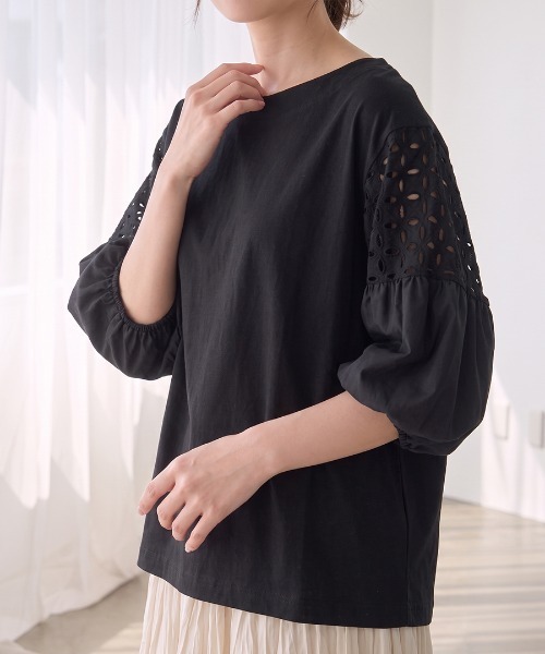 GROWING RICH(グローウィングリッチ)の「刺繍レーススリーブプルオーバー(Tシャツ/カットソー・レディース・オフホワイト/ブラウン/ブラック/チャコールグレー・M/L)」の3枚目の写真
