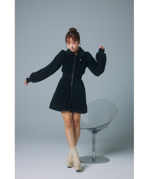 MISTREASS（ミストレアス）の「Logo Embroidery Boa Dress（ワンピース・レディース・ブラック・FREE）」の2枚目の写真