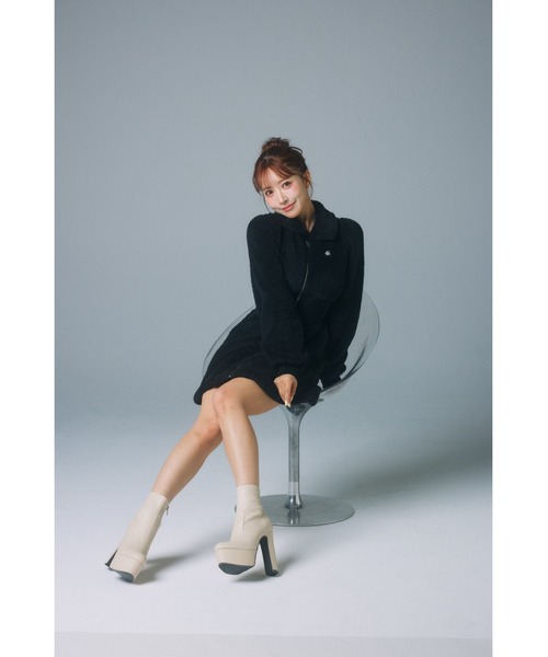 MISTREASS（ミストレアス）の「Logo Embroidery Boa Dress（ワンピース・レディース・ブラック・FREE）」の7枚目の写真