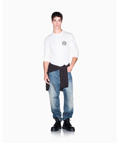 ARMANI EXCHANGE（アルマーニエクスチェンジ）の「【A|X アルマーニ エクスチェンジ】CO エンブレムロゴ レギュラーフィット 長袖クルーネックTシャツ/REGULAR（Tシャツ/カットソー・メンズ・オフホワイト・XX-LARGE/X-SMALL/X-LARGE/SMALL/MEDIUM/LARGE）」の5枚目の写真