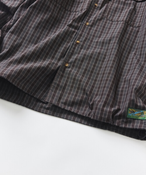 Foxfire(フォックスファイヤー)の「Foxfire/フォックスファイヤー 別注 フィッシングポケット ロングスリーブ スピンドルシャツ(シャツ/ブラウス・メンズ・ライトグレー/ベージュ/ブラウン/グリーン・MEDIUM/LARGE)」の6枚目の写真