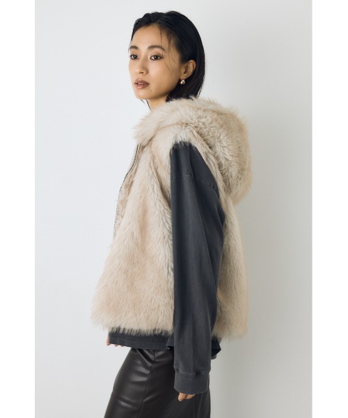 AZUL by moussy(アズールバイマウジー)の「ミックスフードファーベスト 秋服 冬服(ベスト・レディース・ベージュ/ブラウン・FREE)」の13枚目の写真