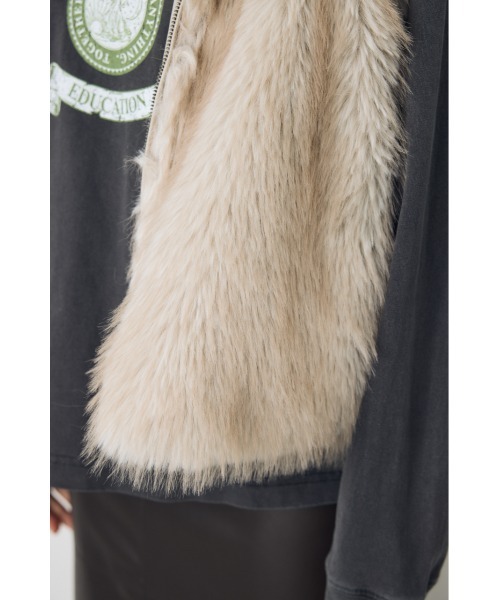 AZUL by moussy(アズールバイマウジー)の「ミックスフードファーベスト 秋服 冬服(ベスト・レディース・ベージュ/ブラウン・FREE)」の18枚目の写真