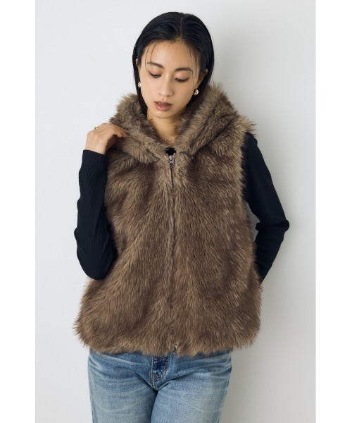 AZUL by moussy(アズールバイマウジー)の「ミックスフードファーベスト 秋服 冬服(ベスト・レディース・ベージュ/ブラウン・FREE)」の21枚目の写真