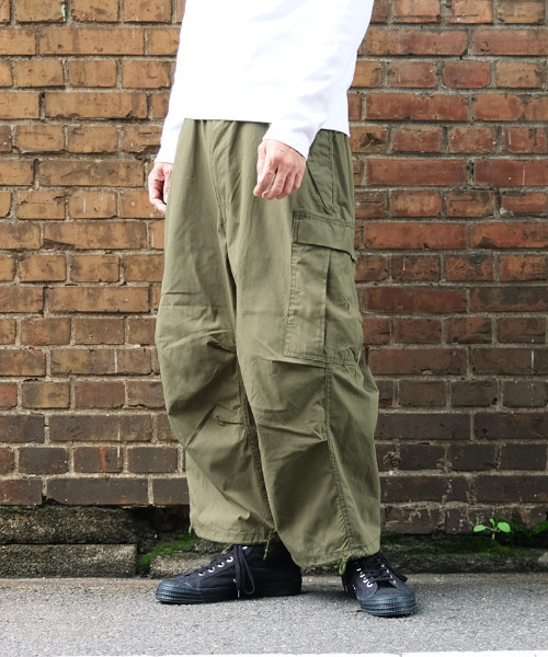 YMCLKY(ワイエムシーエルケーワイ)の「米軍タイプ M-51 オーバーパンツ YMCLKY. #PP388YN(カーゴパンツ・メンズ・オリーブ・SMALL)」の2枚目の写真