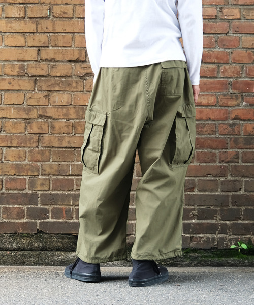 YMCLKY(ワイエムシーエルケーワイ)の「米軍タイプ M-51 オーバーパンツ YMCLKY. #PP388YN(カーゴパンツ・メンズ・オリーブ・SMALL)」の3枚目の写真