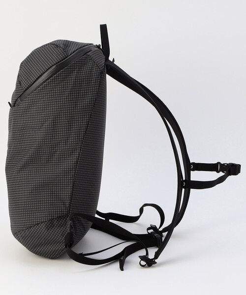 ARC'TERYX(アークテリクス)の「ARC’TERYX/アークテリクス コンシール 15 バックパック/Konseal 15 Backpack(バックパック/リュック・メンズ・イエロー/グレー/グリーン/ブラック・ONE SIZE)」の5枚目の写真