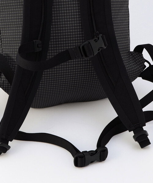 ARC'TERYX(アークテリクス)の「ARC’TERYX/アークテリクス コンシール 15 バックパック/Konseal 15 Backpack(バックパック/リュック・メンズ・イエロー/グレー/グリーン/ブラック・ONE SIZE)」の6枚目の写真