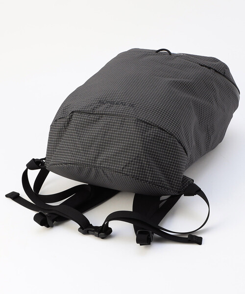 ARC'TERYX(アークテリクス)の「ARC’TERYX/アークテリクス コンシール 15 バックパック/Konseal 15 Backpack(バックパック/リュック・メンズ・イエロー/グレー/グリーン/ブラック・ONE SIZE)」の8枚目の写真