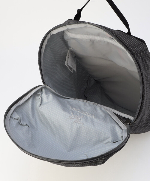 ARC'TERYX(アークテリクス)の「ARC’TERYX/アークテリクス コンシール 15 バックパック/Konseal 15 Backpack(バックパック/リュック・メンズ・イエロー/グレー/グリーン/ブラック・ONE SIZE)」の11枚目の写真