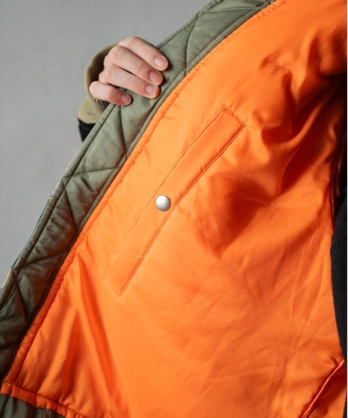 KHOKI（コッキ）の「【KHOKI】Quilt bomber jacket（ブルゾン・メンズ・ブラック/カーキ・3）」の15枚目の写真