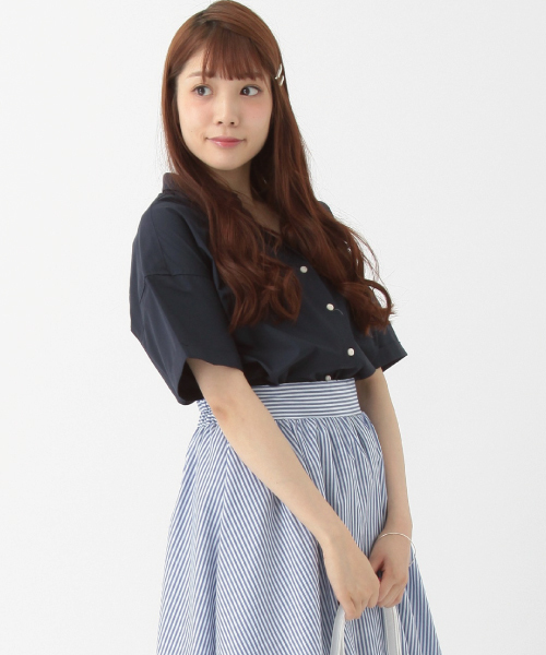 earth music&ecology（アースミュージックアンドエコロジー）の「【2016Summer】ドロップショルダーVネックシャツ（シャツ/ブラウス・レディース・オフホワイト/ベージュ/ネイビー/ストライプ・FREE）」の3枚目の写真