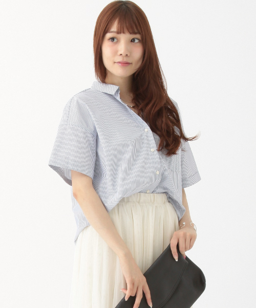 earth music&ecology（アースミュージックアンドエコロジー）の「【2016Summer】ドロップショルダーVネックシャツ（シャツ/ブラウス・レディース・オフホワイト/ベージュ/ネイビー/ストライプ・FREE）」の4枚目の写真