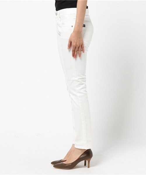 HYSTERIC GLAMOUR(ヒステリックグラマー)の「Sデニム九分丈 ガールフレンドパンツ(デニムパンツ・レディース・ホワイト/ブラック・24inch/25inch/26inch/27inch/28inch)」の9枚目の写真