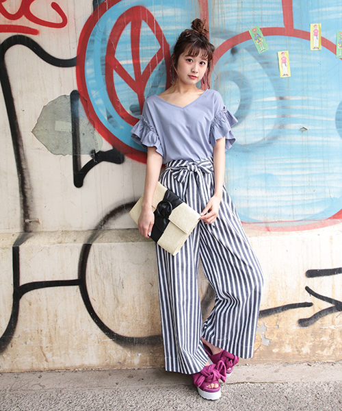 one after another NICE CLAUP（ワンアフターアナザーナイスクラップ）の「袖フリルＴシャツ（Tシャツ/カットソー・レディース・ブルー/オフホワイト/ブラック/グリーン/ピンク・FREE）」の6枚目の写真